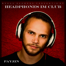 Headphones im Club
